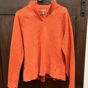 MOUNTAIN HARDWEAR SWEATER